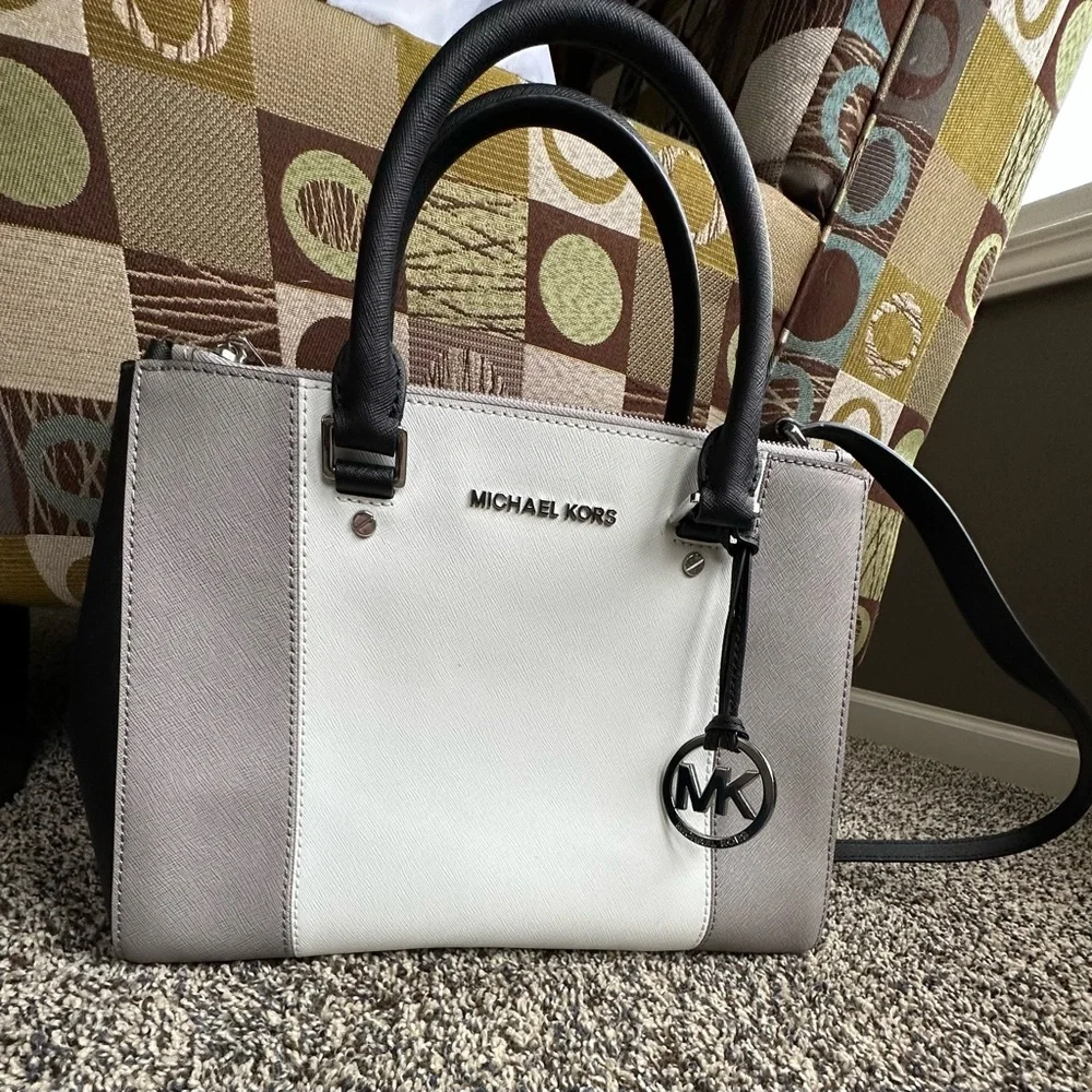 Micheal Kors Sutton tricolor bag NWOT
